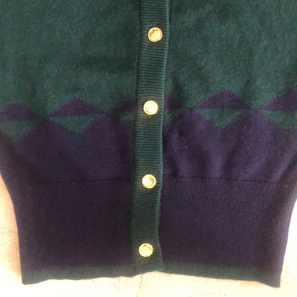 CHANEL Cashmere - Picture 6 of 15